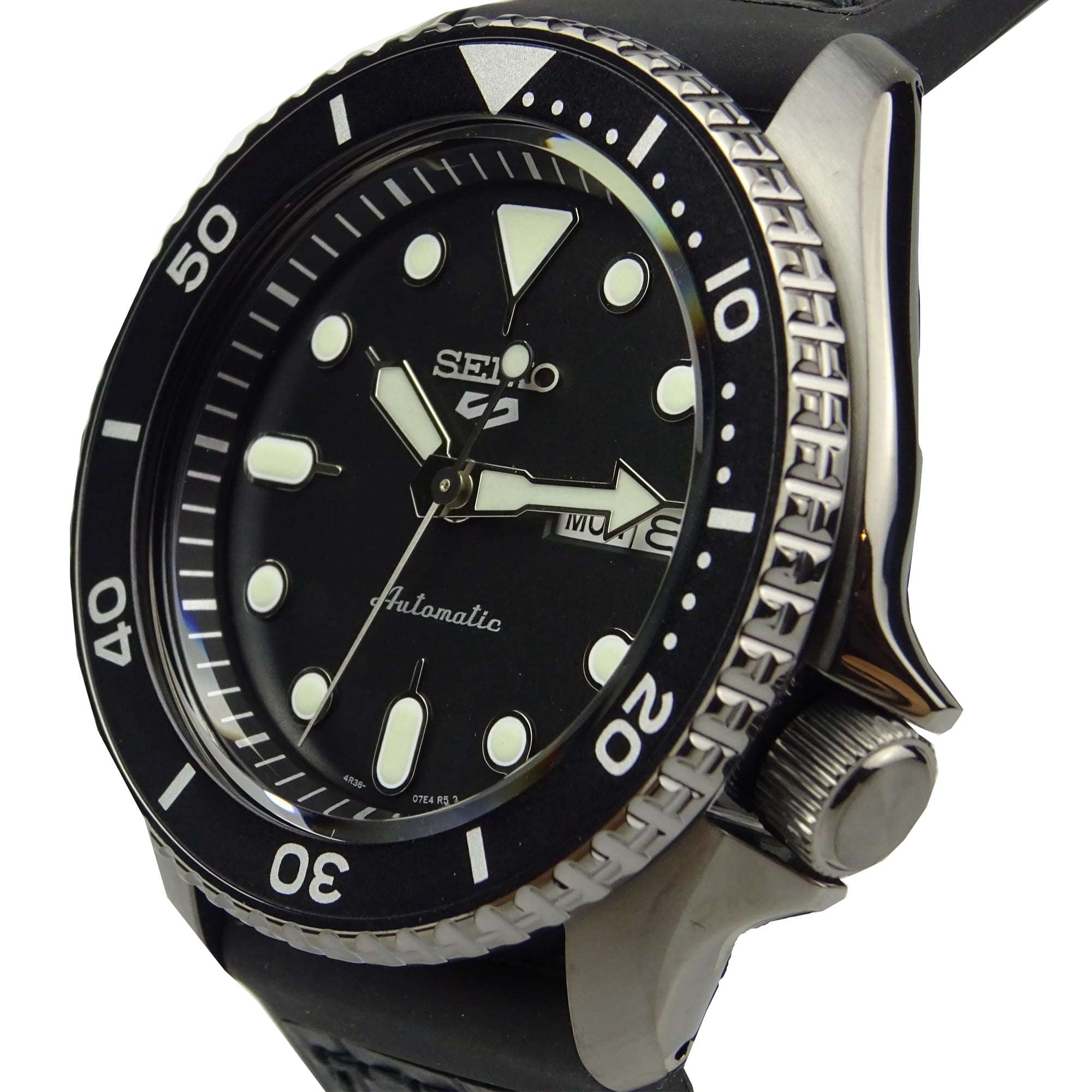 seiko 5 sports diameter