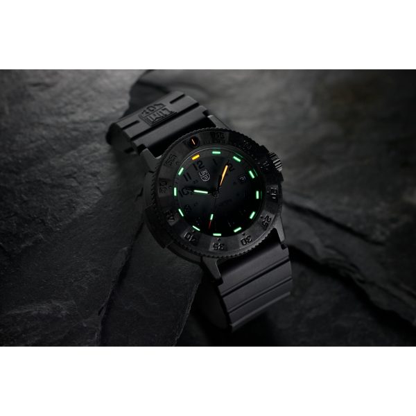 Luminox Navy SEAL 3000 Series Automatic Black Dial Black Rubber Strap Men's Watch XS.3001.EVO.BO.S - Image 7