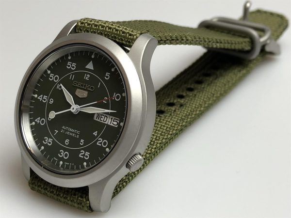 Seiko 5 Automatic Green Dial Green NATO Nylon Strap Men's Watch SNK805K2 - Image 3