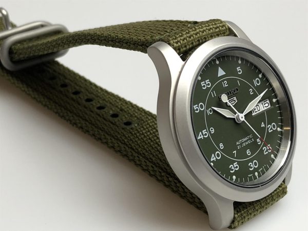 Seiko 5 Automatic Green Dial Green NATO Nylon Strap Men's Watch SNK805K2 - Image 4